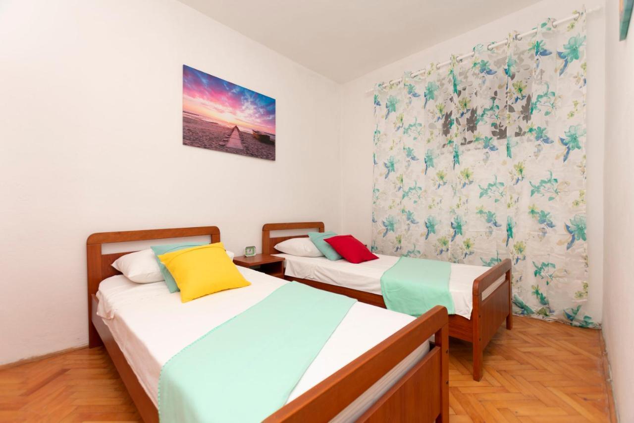 Apartments Milica Kastela Bagian luar foto