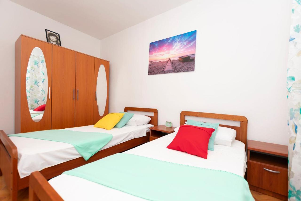 Apartments Milica Kastela Bagian luar foto