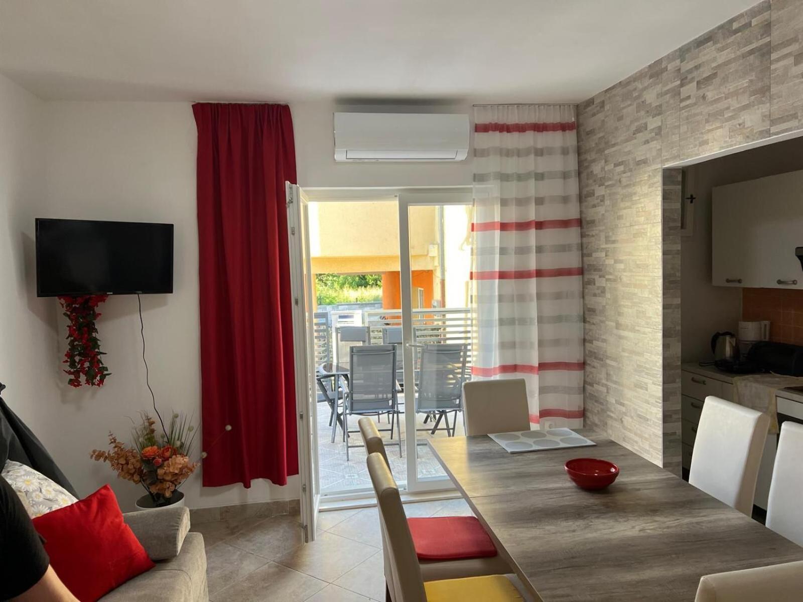 Apartments Milica Kastela Bagian luar foto